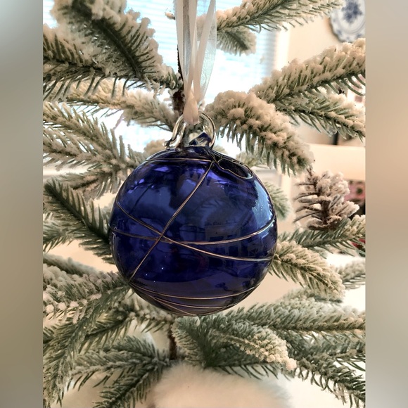 PartyLite Cobalt Blue Hand Blown Art Glass Ball - Picture 3 of 13